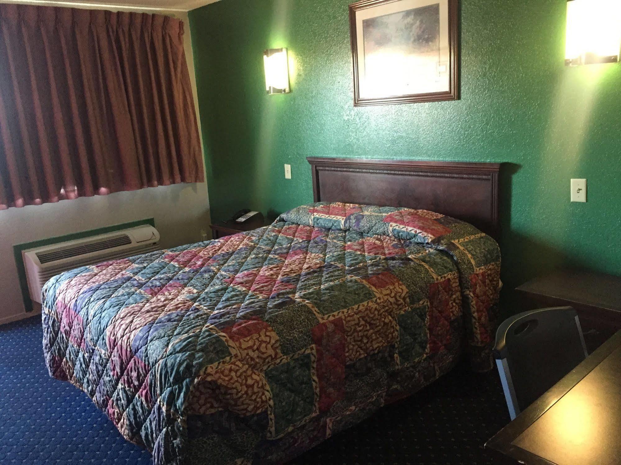 Scottish Inns Каролтън Екстериор снимка